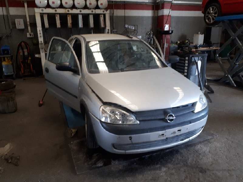 opel corsa c del año 2000