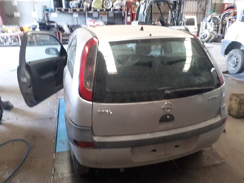 opel corsa c del año 2000