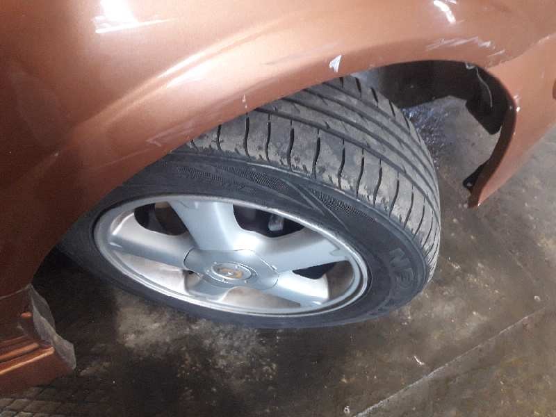 nissan almera (n16/e) del año 2000