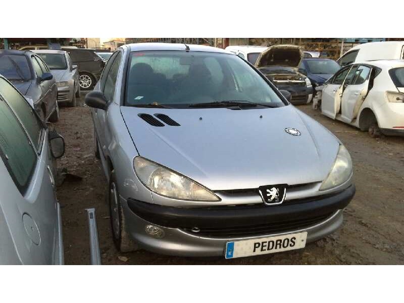 peugeot 206 berlina del año 2001