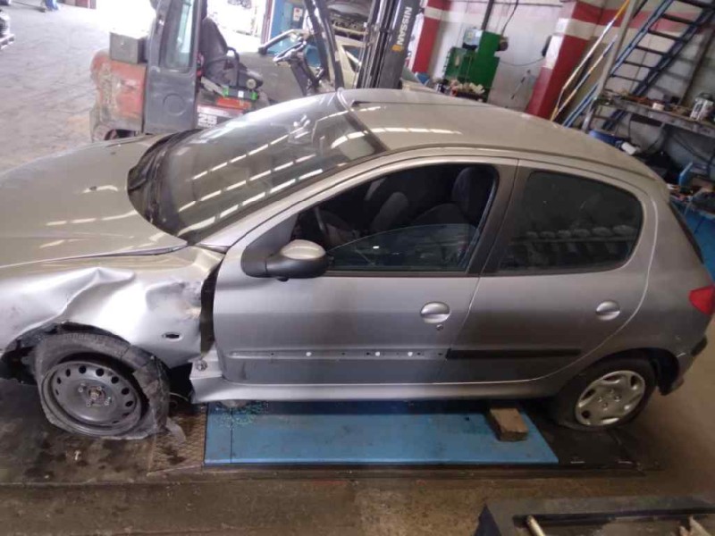 peugeot 206 berlina del año 2003