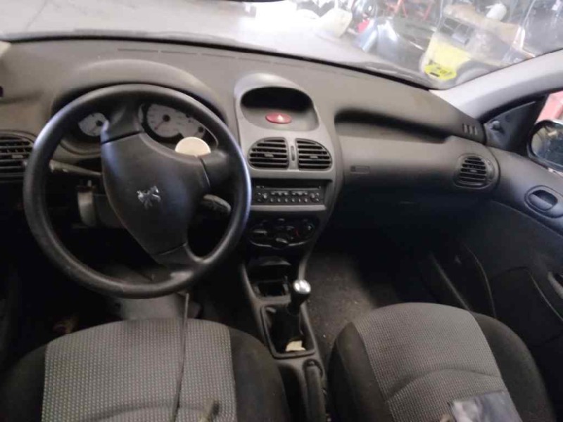 peugeot 206 berlina del año 2003