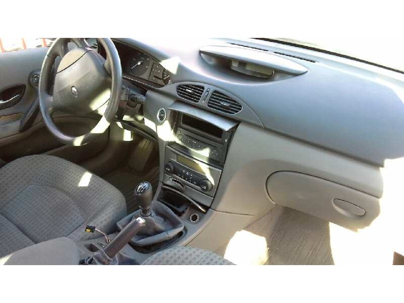 renault laguna ii (bg0) del año 2003