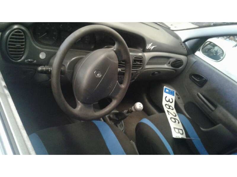 renault megane i fase 2 berlina (ba0) del año 2001