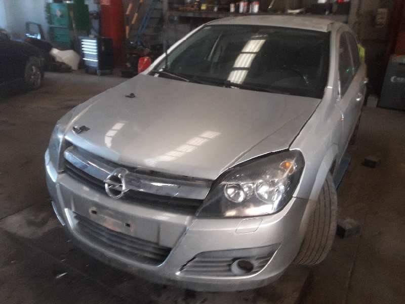opel astra h berlina del año 2005