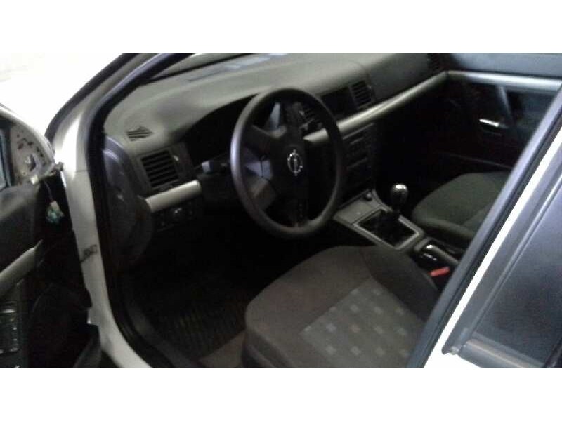 opel vectra c berlina del año 2003