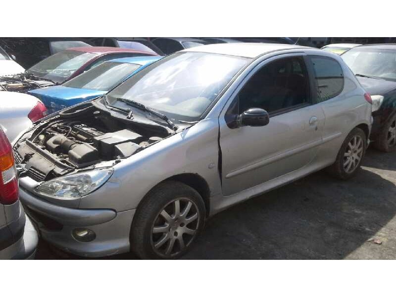 peugeot 206 berlina del año 2002