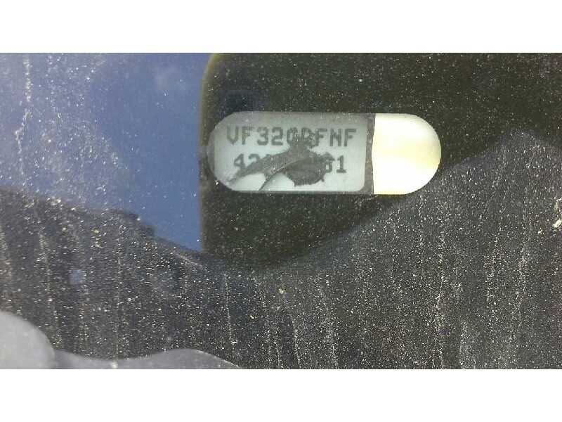 peugeot 206 berlina del año 2002