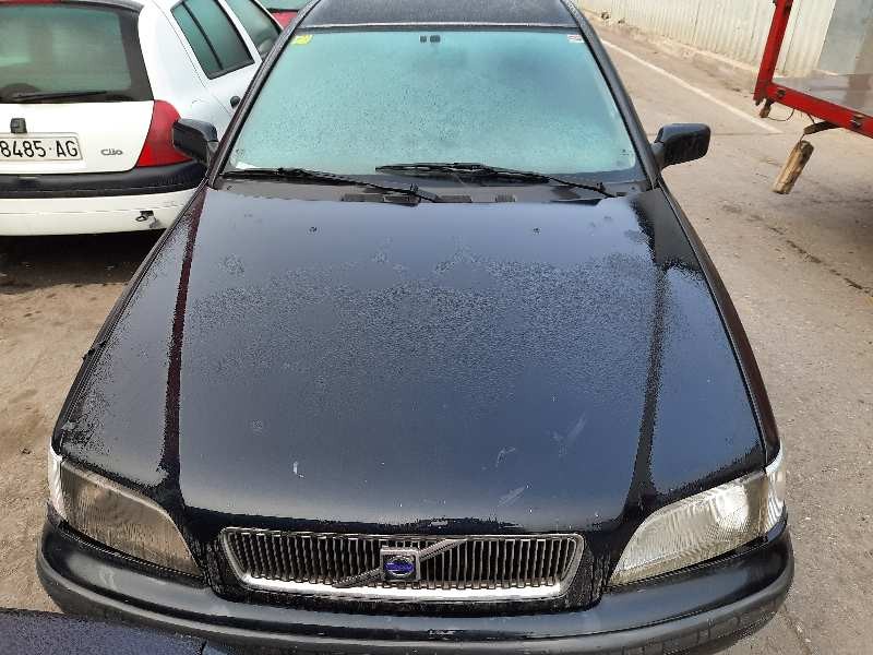 volvo s40 berlina del año 1999