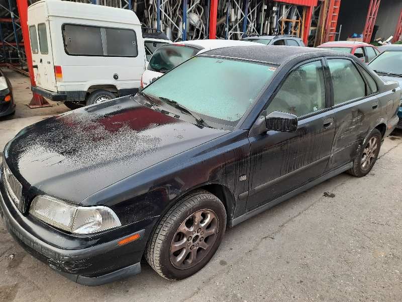 volvo s40 berlina del año 1999