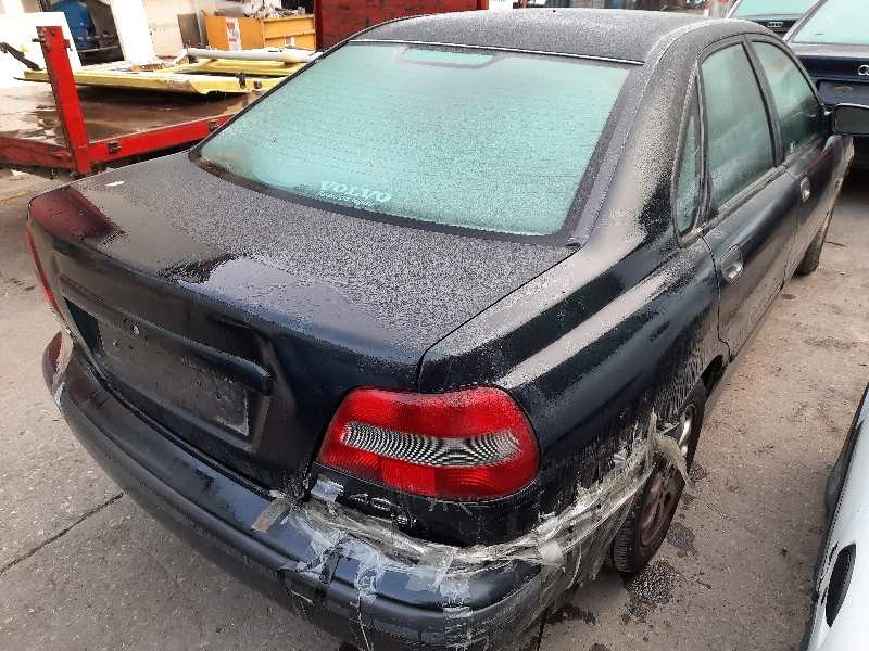 volvo s40 berlina del año 1999