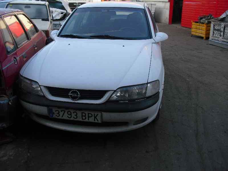 opel vectra b berlina del año 1950