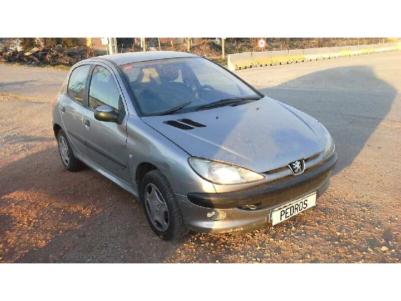 peugeot 206 berlina del año 2002