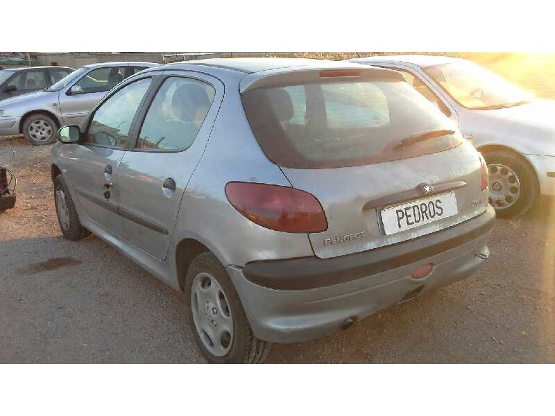 peugeot 206 berlina del año 2002