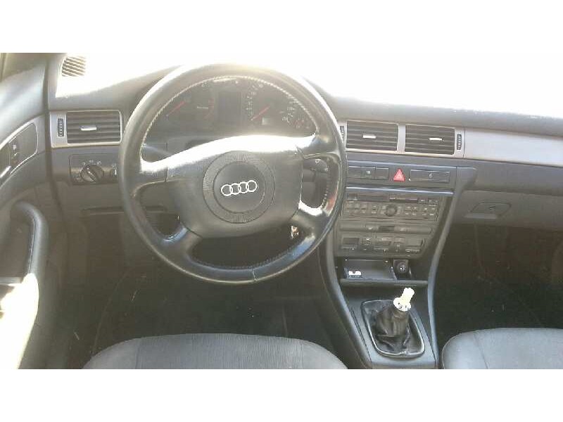 audi a6 berlina (4b2) del año 2000