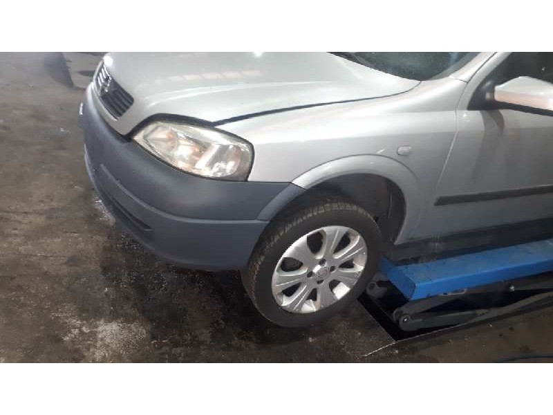 opel astra g berlina del año 2000