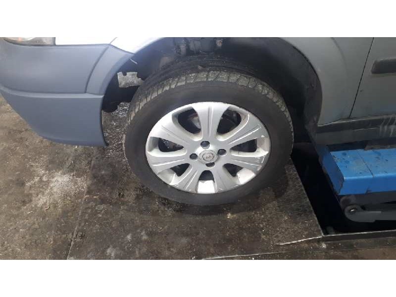 opel astra g berlina del año 2000