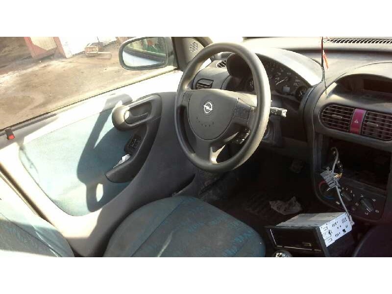 opel corsa c del año 2002