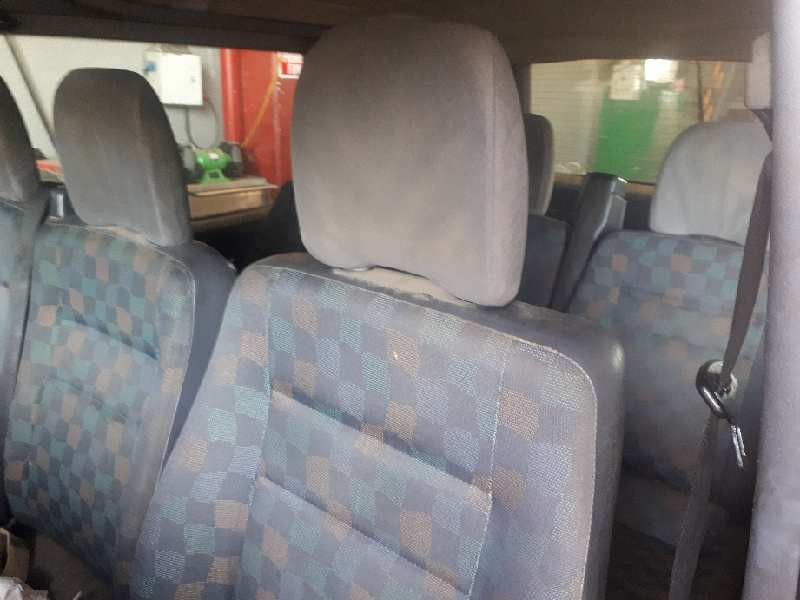 mercedes-benz vito (w638) caja cerrada del año 2001