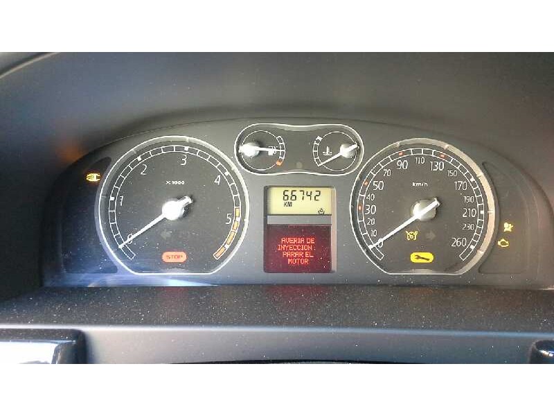 renault laguna ii (bg0) del año 2001