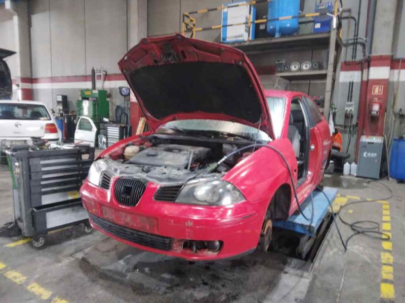 seat ibiza (6l1) del año 2002