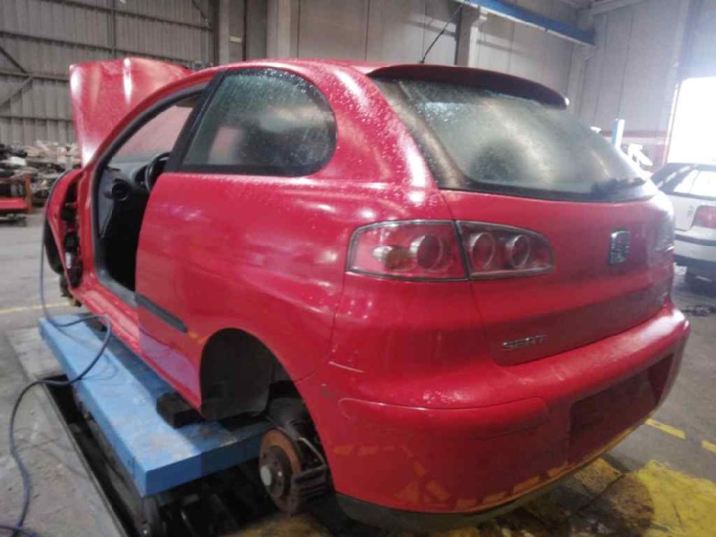 seat ibiza (6l1) del año 2002