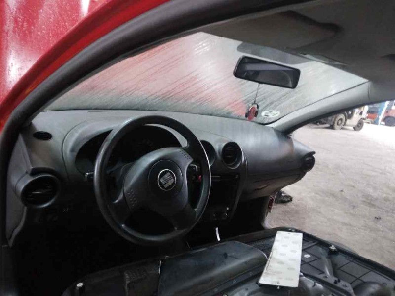 seat ibiza (6l1) del año 2002