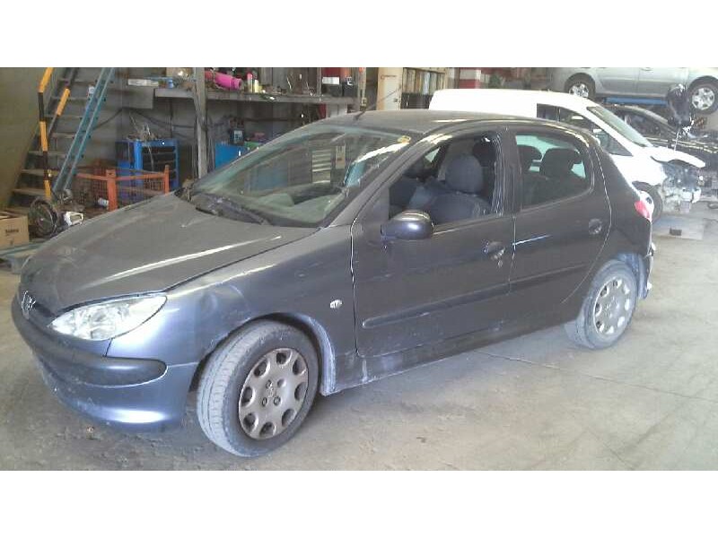 peugeot 206 berlina del año 2002