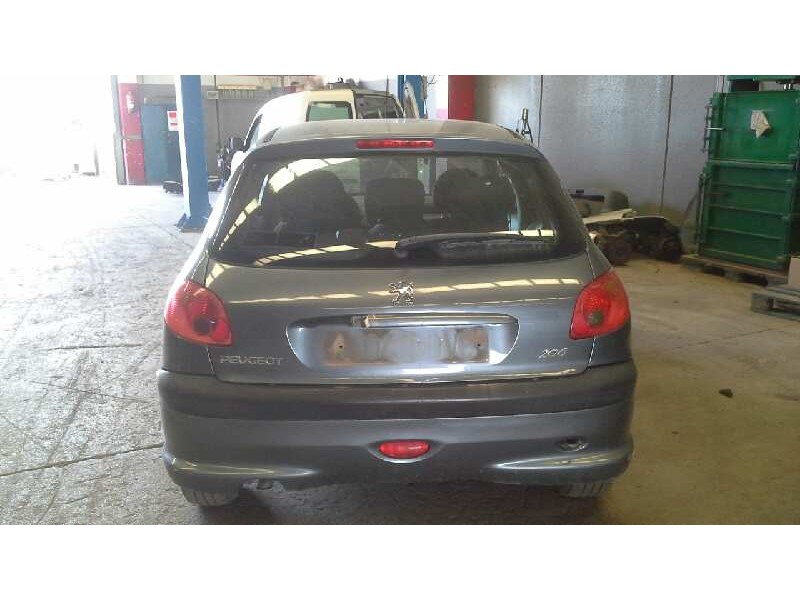 peugeot 206 berlina del año 2002