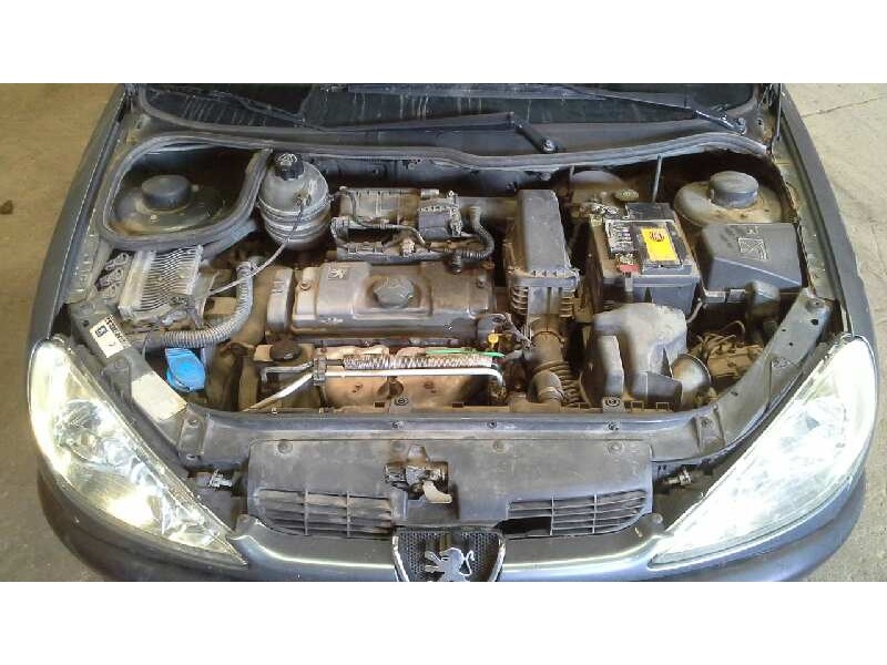 peugeot 206 berlina del año 2002