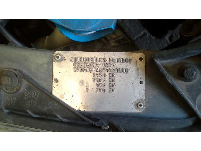 peugeot 206 berlina del año 2002