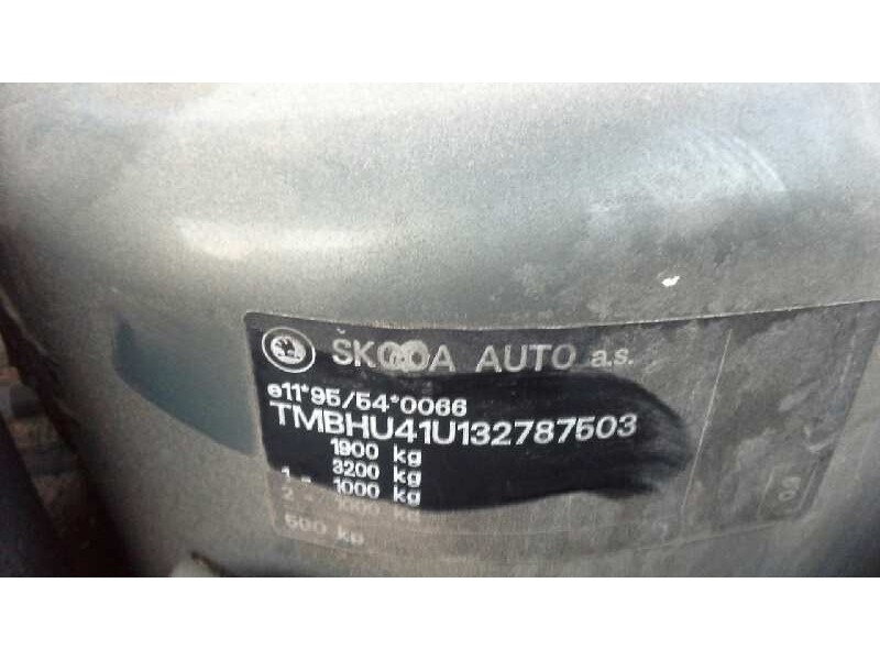 skoda octavia berlina (1u2) del año 2003