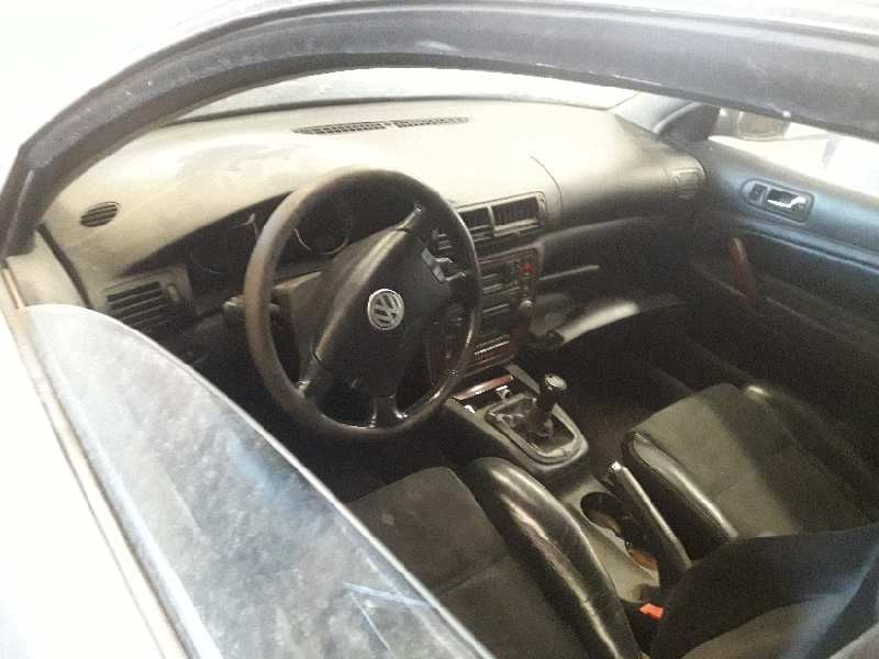 volkswagen passat variant (3b6) del año 2004