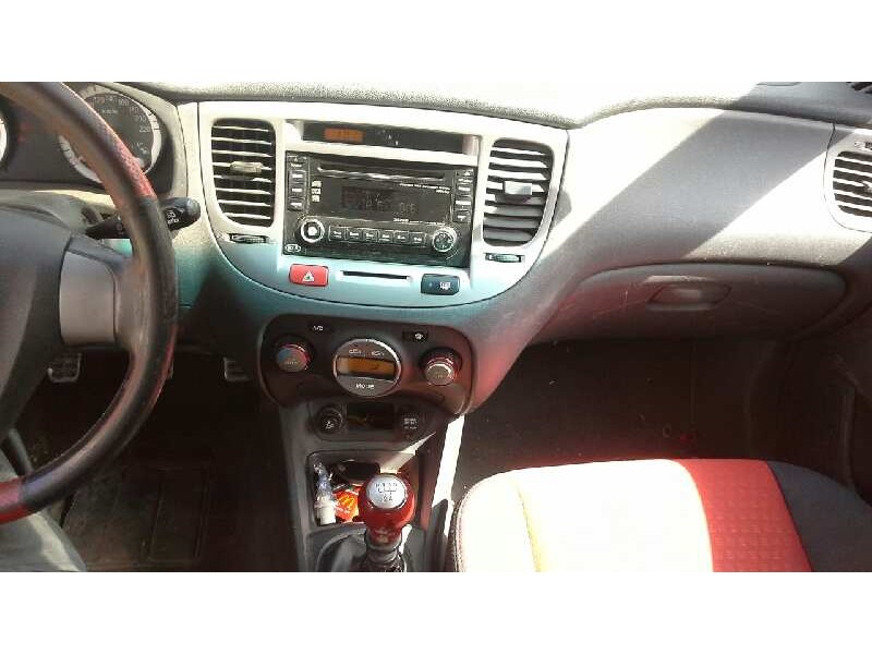 kia rio del año 2005