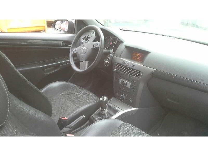 opel astra gtc del año 2006