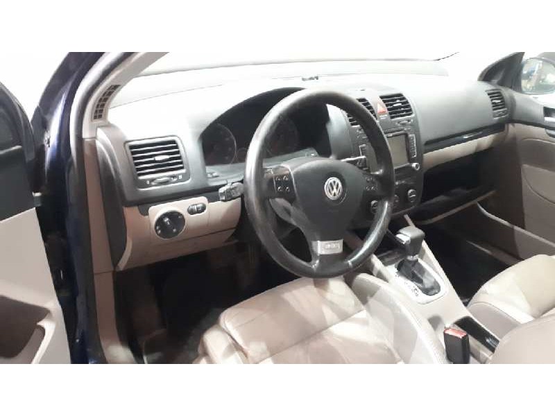 volkswagen golf v berlina (1k1) del año 2007
