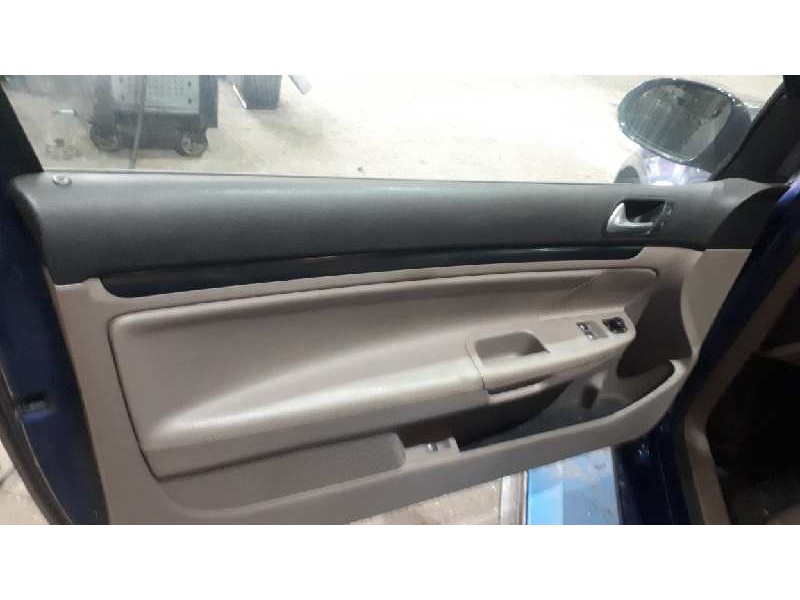 volkswagen golf v berlina (1k1) del año 2007