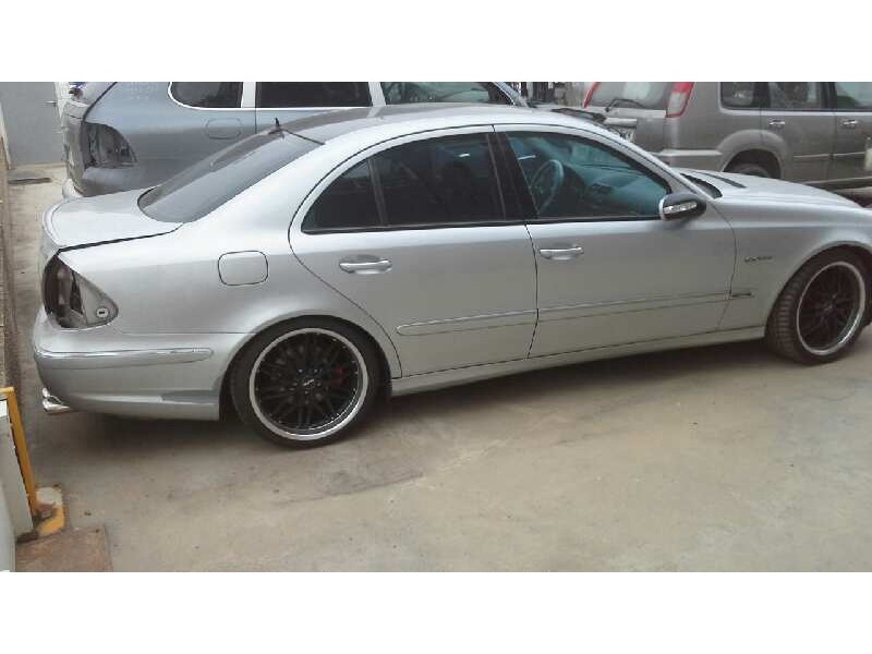 mercedes-benz clase e (w211) berlina del año 2005