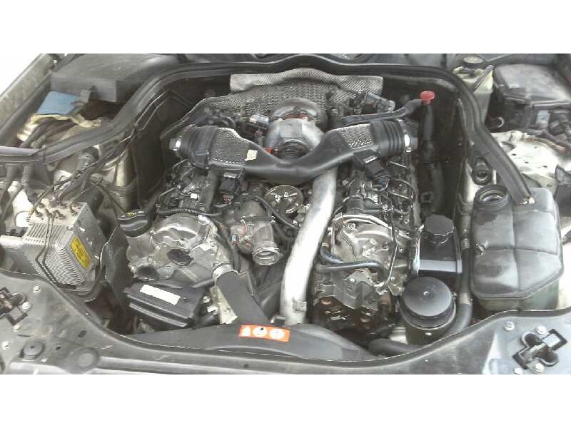 mercedes-benz clase e (w211) berlina del año 2005