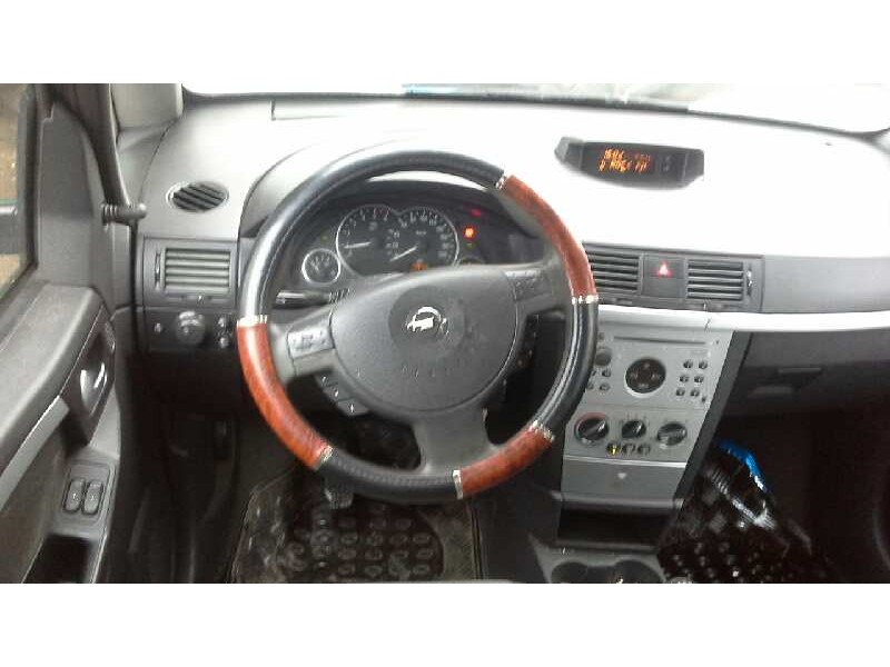 opel meriva del año 2004