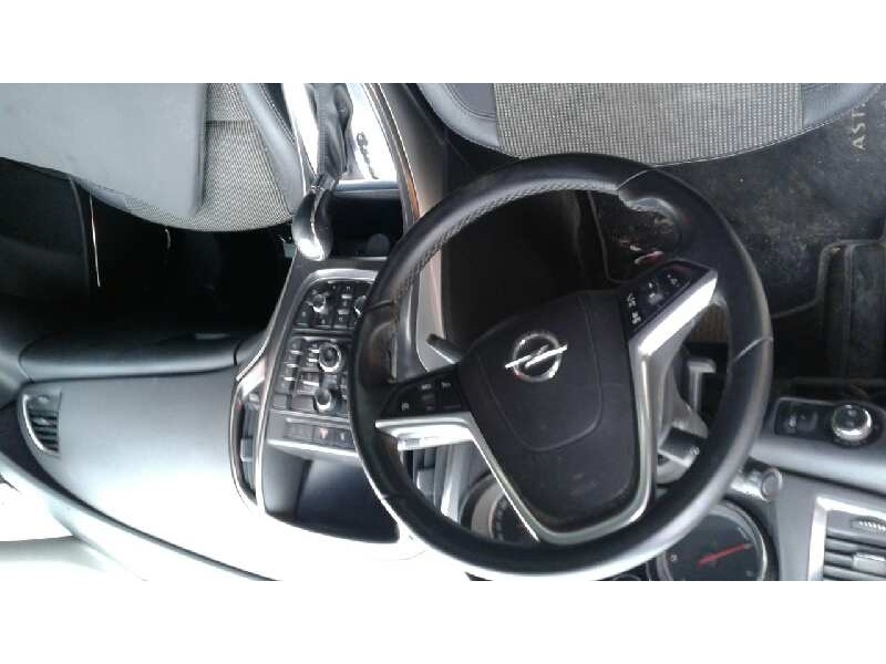 opel astra j lim. del año 2012