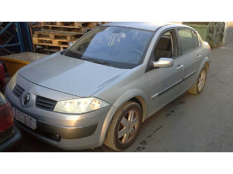 renault megane ii classic berlina del año 2004