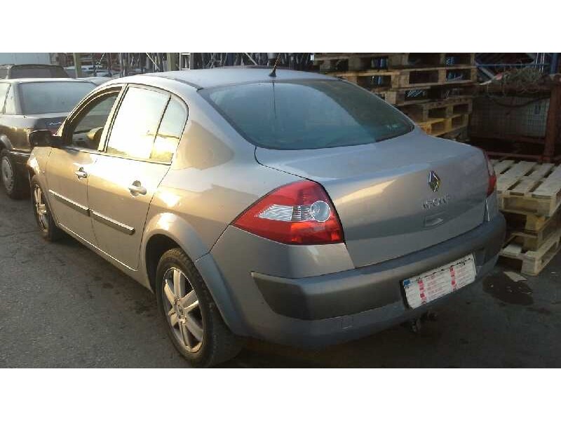 renault megane ii classic berlina del año 2004