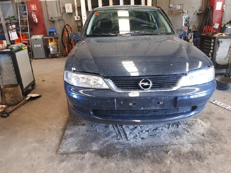 opel vectra b berlina del año 2001