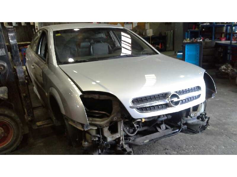 opel vectra c berlina del año 2003