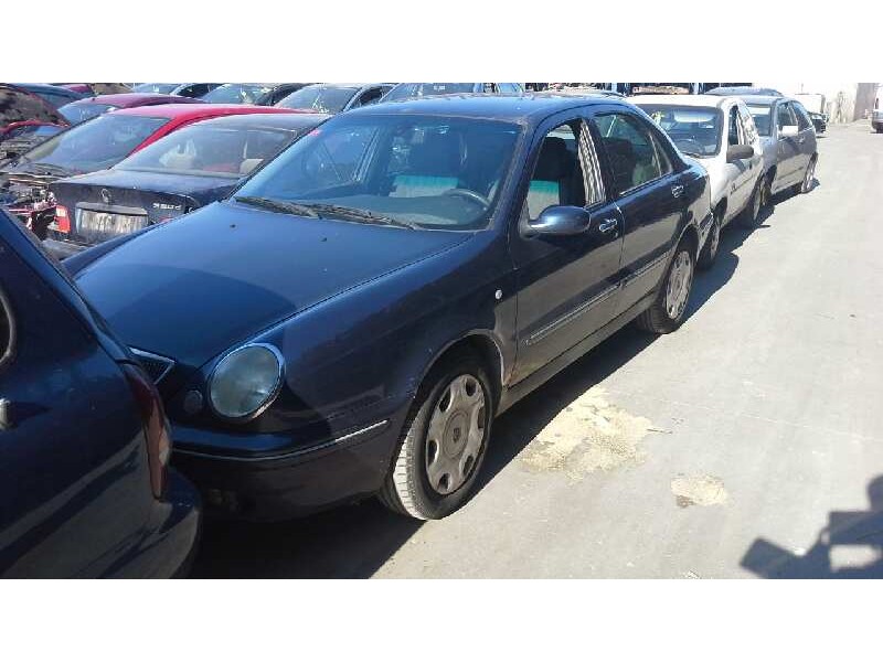 lancia lybra berlina del año 2001