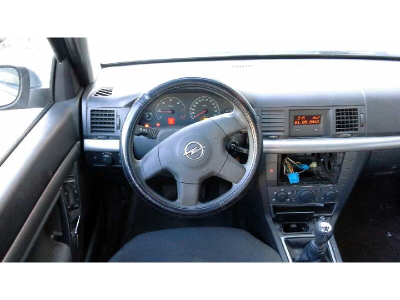 opel vectra c berlina del año 2003