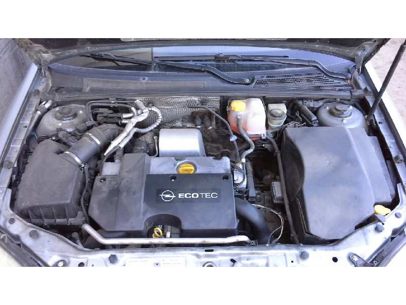 opel vectra c berlina del año 2003