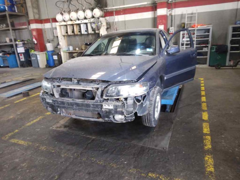 volvo s60 berlina del año 2001