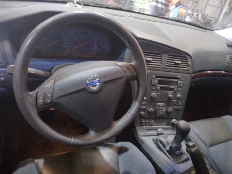 volvo s60 berlina del año 2001